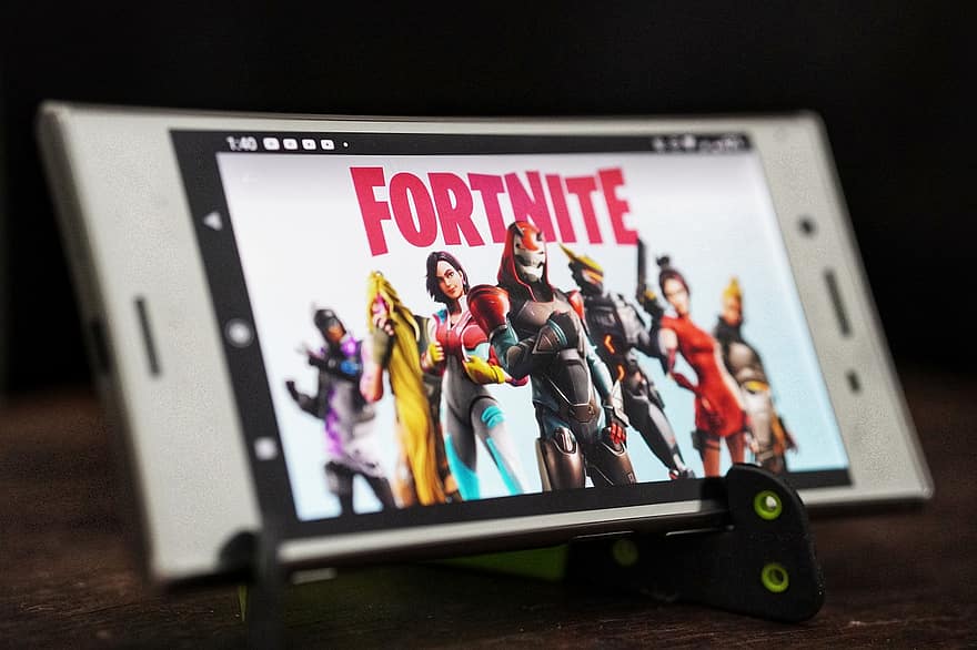 Fortnite VS Apple! Install Fortnite MOBILE iOS Update on Google Play (Epic  Games Vs Apple Explained) 